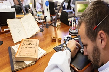 大连劳力士偷停了售后维修