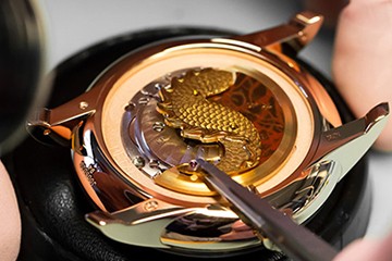 大连劳力士表不走了官方售后维修